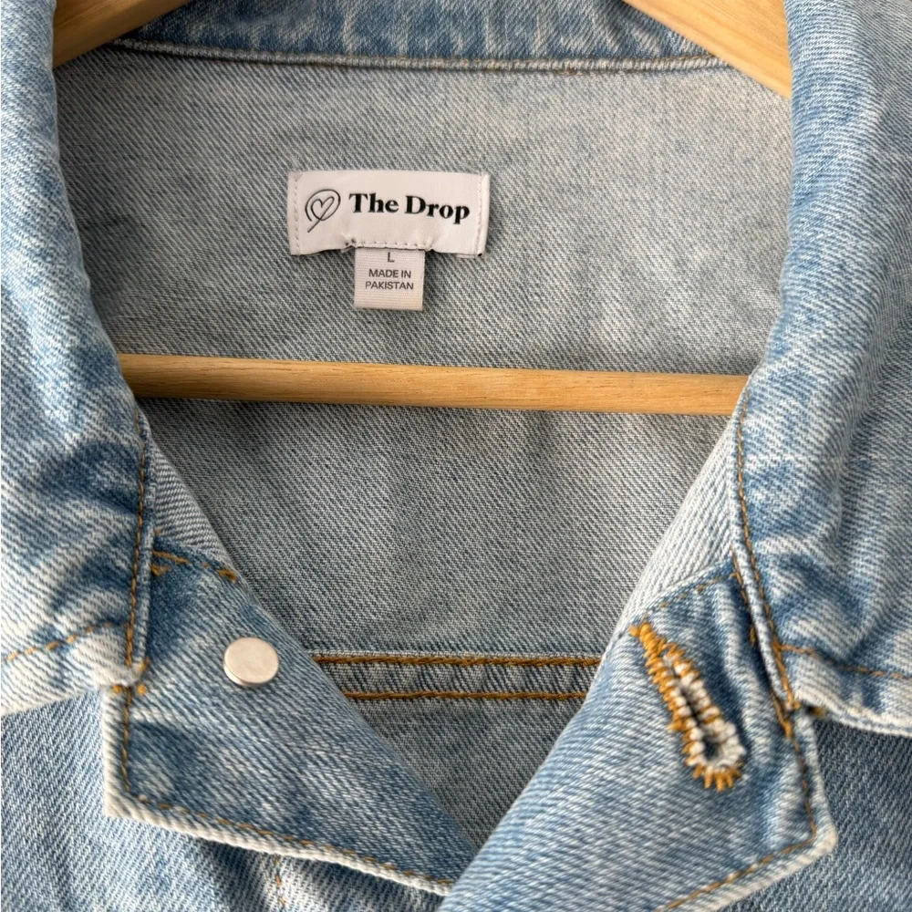 Denim Jacket - Women's Classic Jean Jacket size L - Picture 6 of 8